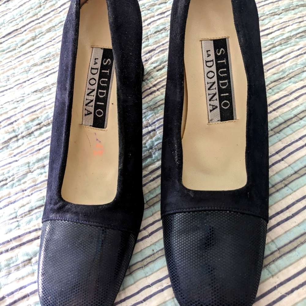 Navy heels